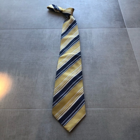 Isaia Striped Seven Fold Silk Tie - Picture 5 of 8